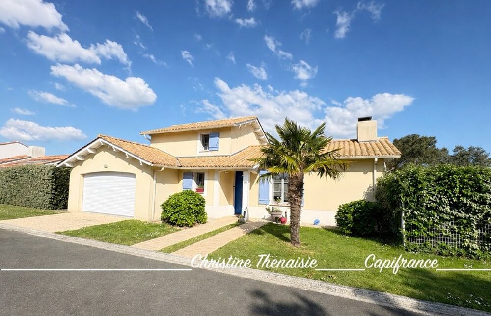 Villa à vendre 5 pièces, 3 chambres, 2 salles d'eau, Piscine privée, Climatisation, Véranda au coeur d'un Domaine résidentiel sé