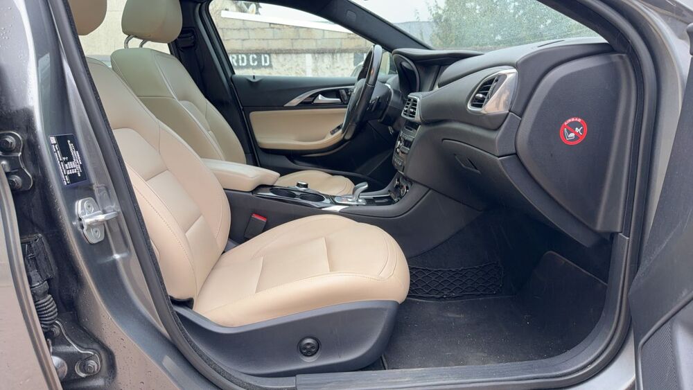 Q30 1.6 T 156 7G-DCT Premium 2017 occasion 91170 Viry Chatillon