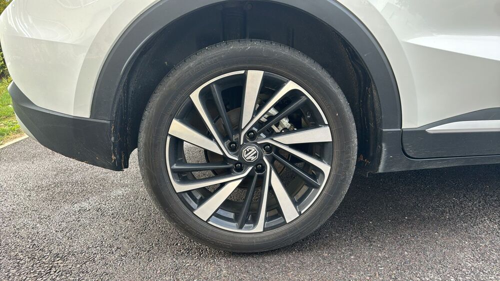 MG.ZS 1.5 L Hybrid+ 197 BVA Luxury 2025 occasion 27200 Vernon