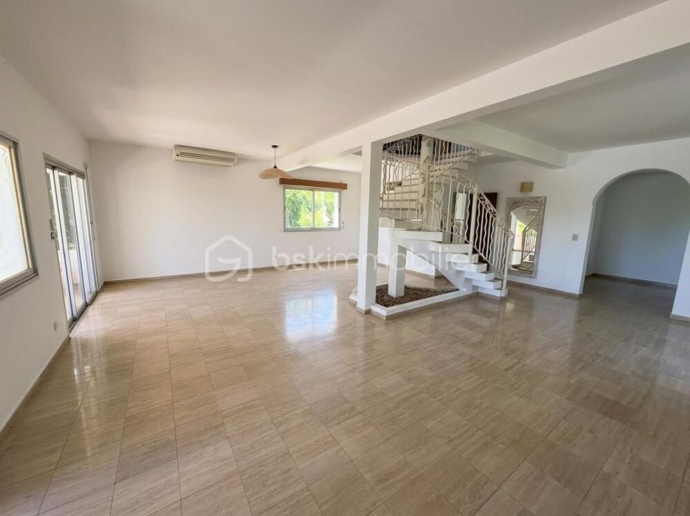 � vendre  Villa Saint-Gilles Les Bains (97434)