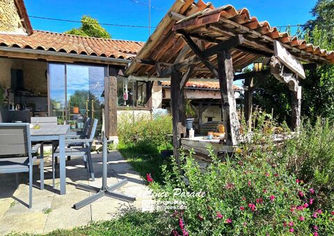   Maison avec gite et dpendance 150m,terrain 2000m Maison - 7 pice(s) - 190 m