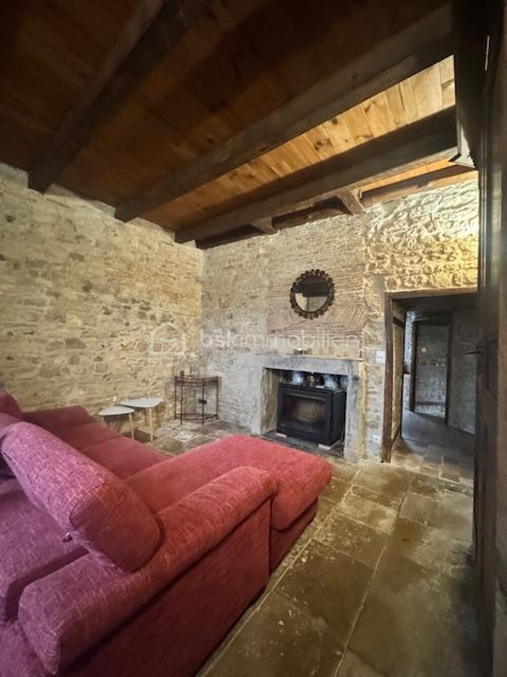 Vente Propri�t�/Ch�teau Logis du Xe si�cle 263M�, 3 hectares de terrain avec acc�s Charente, Grange et Puit Civray