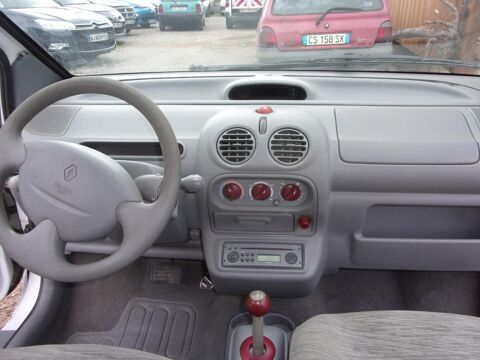 Twingo 1,2 16v 75cv PRIVILEGE Boite Auto 2002 occasion 13510 &Eacute;guilles