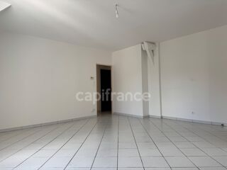  Appartement à louer 4 pièces 105 m²