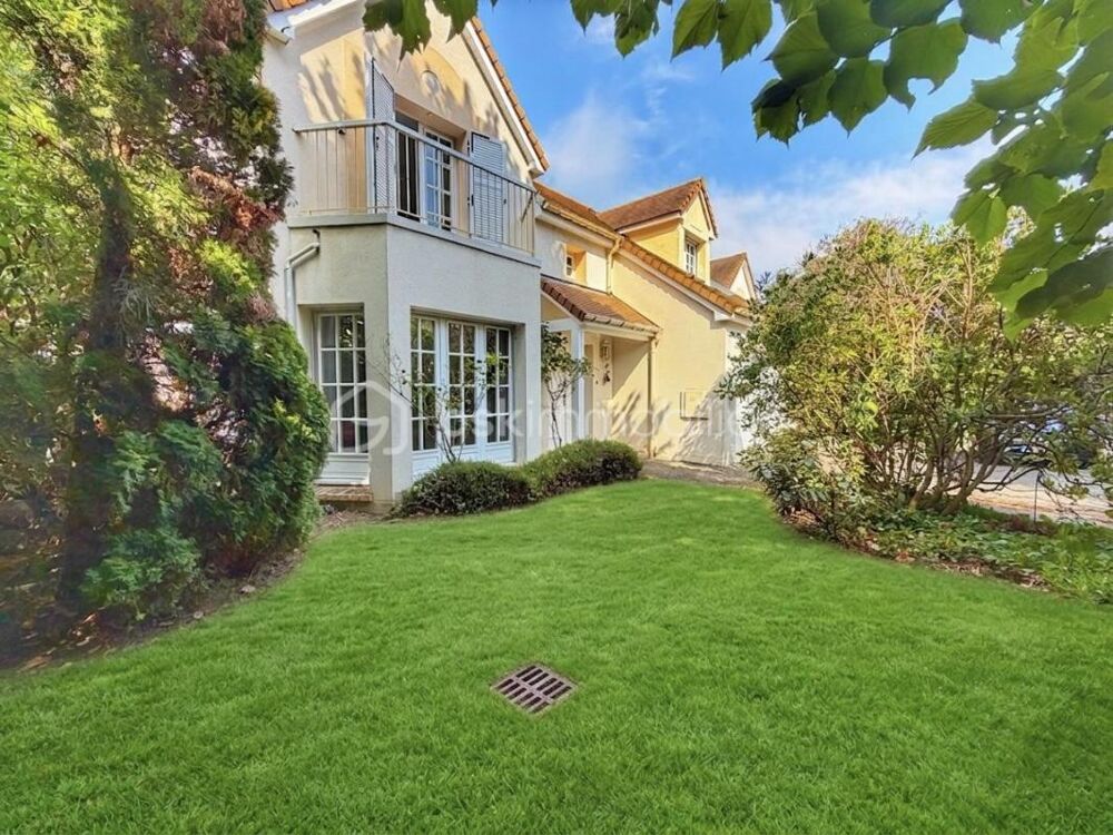 Vente Maison Maison familiale avec jardin, terrasse et beaux volumes quartier Fourqueux Saint germain en laye