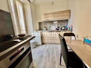  Immeuble à vendre 15 + pièces 413 m²