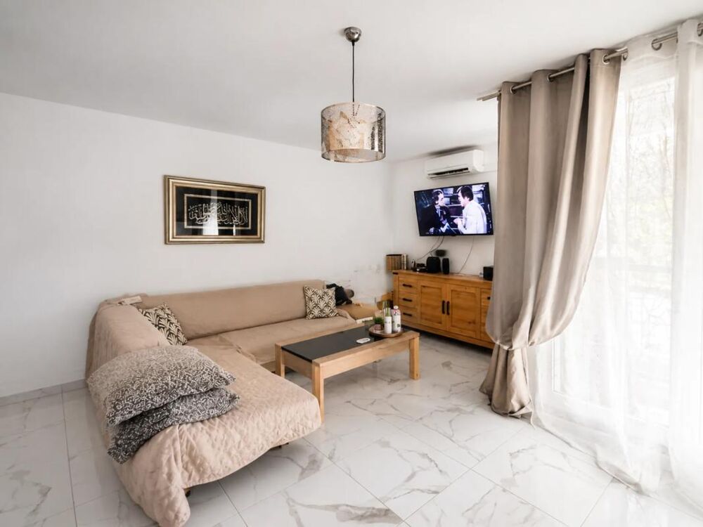 Vente Appartement À VENDRE EN EXCLUSIVITÉ – T4 RÉNOVÉ – DERNIER ÉTAGE AVEC BALCON Grenoble