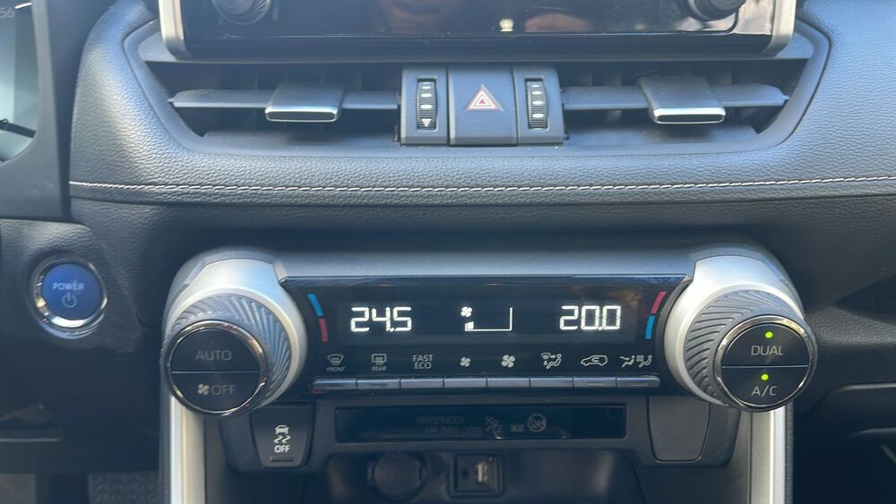 RAV 4 2.5 VVTi 218 Hybrid 2WD E-CVT Dynamic Business 2019 occasion 17100 Saintes