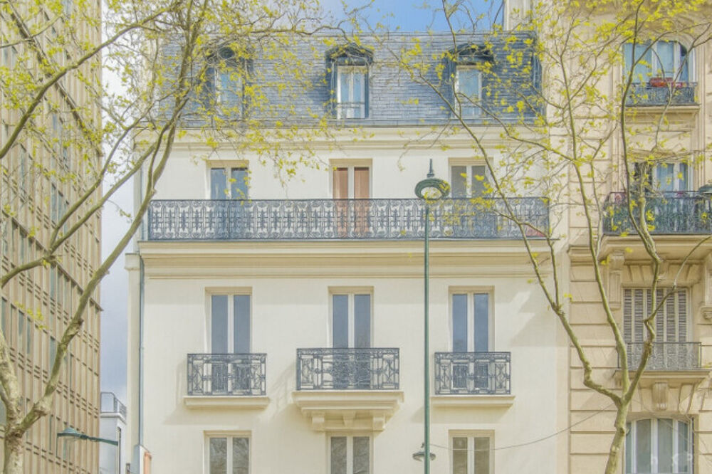 STUDIO entièrement rénové à vendre CLICHY (92) surface habitable 23 m2 au 4e étage