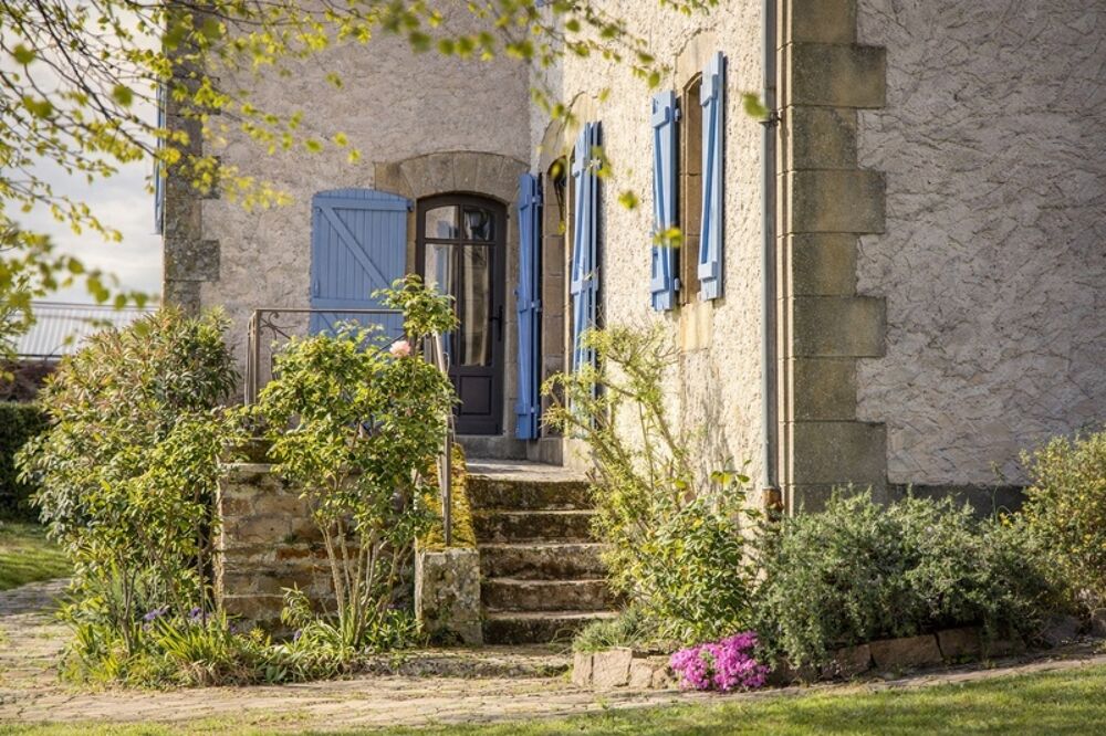 Vente Propriété/Château Propriété de caractère à environ 20 minutes de Collonges la rouge, 20 minutes de Brive la Gaillarde Aubazines