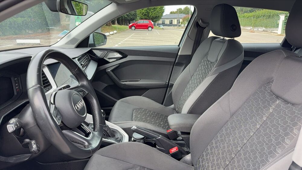 A1 (2) 1.0 TFSI 110 S-Tronic 7 Advanced - Automatique Entretien 2022 occasion 69330 Meyzieu