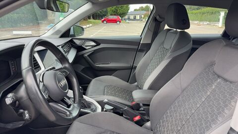 A1 (2) 1.0 TFSI 110 S-Tronic 7 Advanced - Automatique Entretien 2022 occasion 69330 Meyzieu