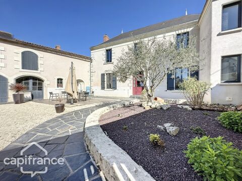 Dpt Deux Sèvres (79), à vendre SAINT LEGER DE MONTBRUN maison bourgeoise P5 de 159,55 m² - Terrain de 1 181 m² 314000 Saint-Lger-de-Montbrun (79100)