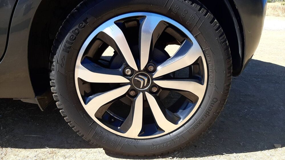 C1 II 1.2 PureTech 82 Shine 2014 occasion 12100 Millau