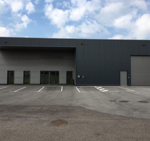 Location d'un local d'activités d'une surface de 440 m² proche de Montbéliard 0 70190 Rioz