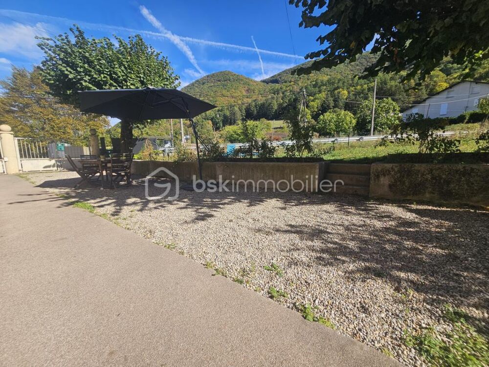 Vente Maison NOUVEAUTÉ À VIF – MAISON DE 277 M² SUR UNE PARCELLE DE 1638 M2 AVEC DEUX LOGEMENTS, 4 GARAGES ET UN FORT POTENTIEL ! Vif