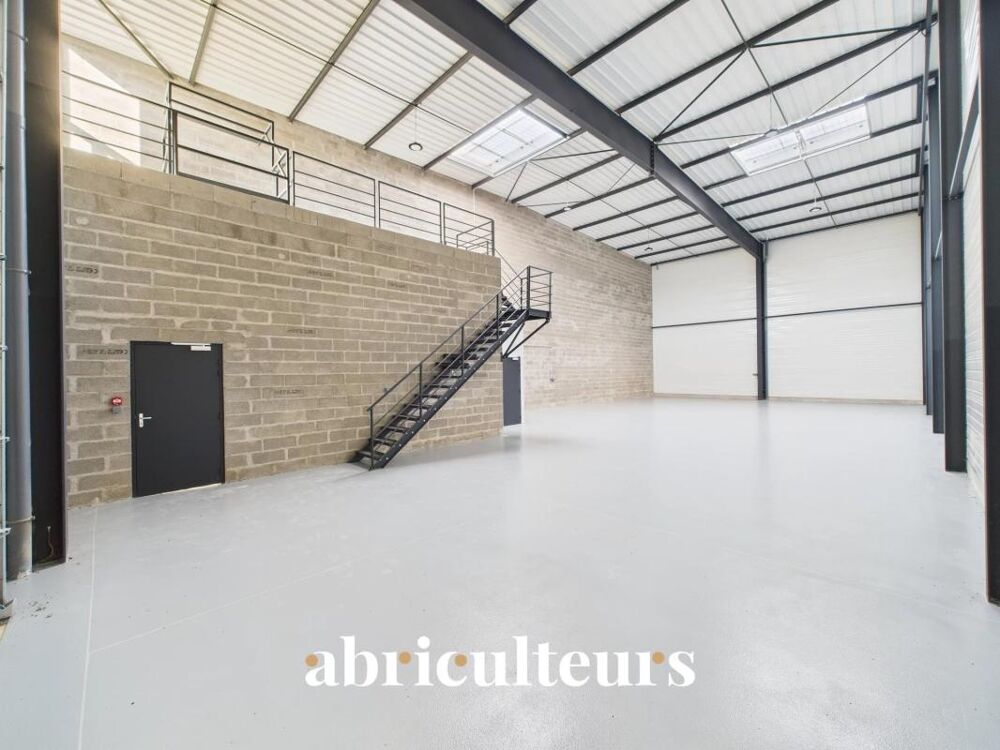   Local d'activité à seulement 1h de Paris en vente à Chartres (28000) 