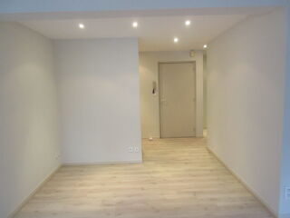  Appartement à louer 3 pièces 87 m²
