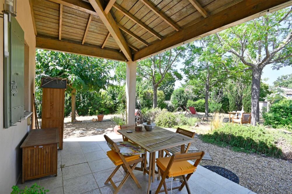 Villa proche commerce au calme à Saint-Quentin-la-Poterie