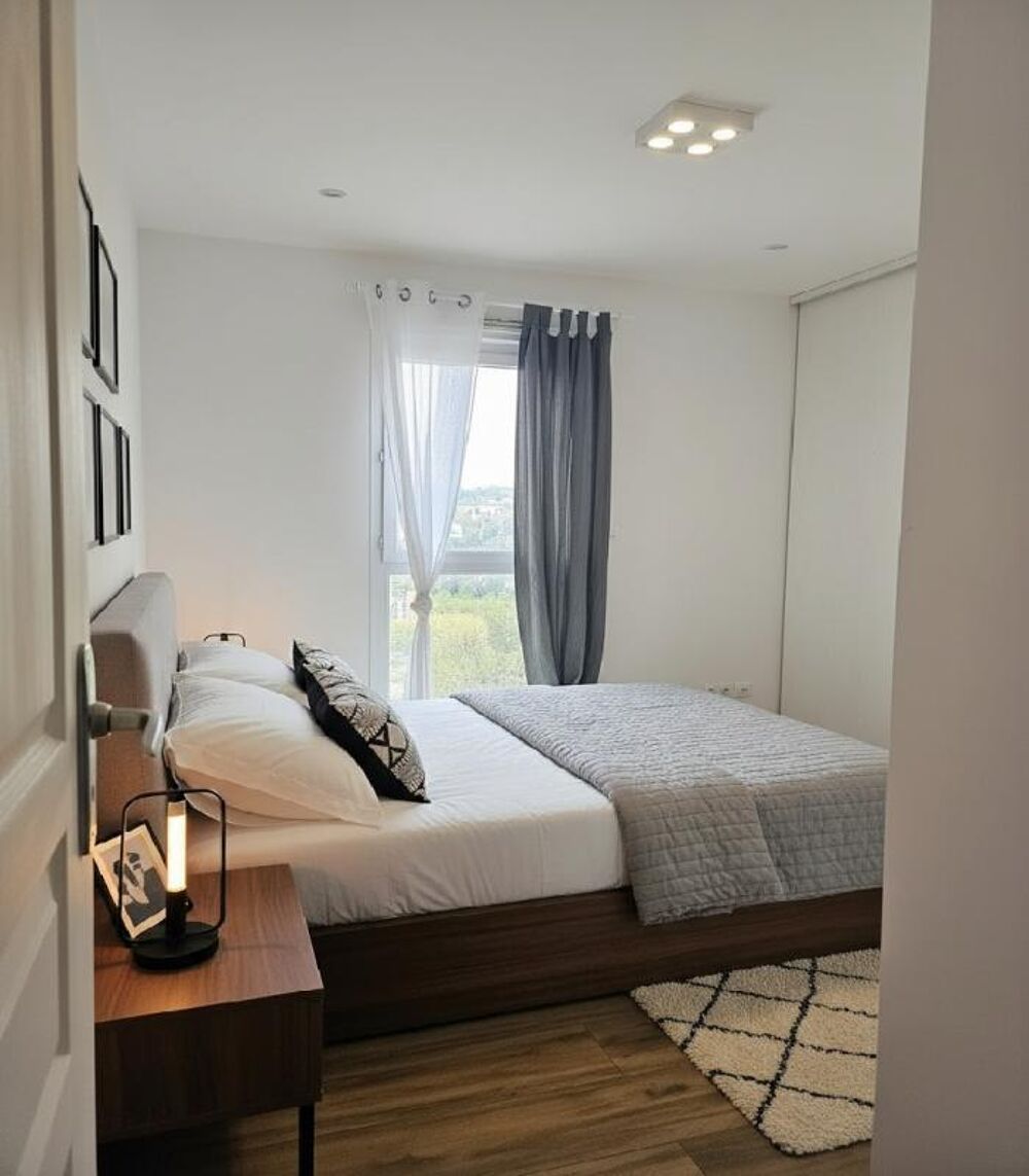 Vente Appartement Appartement Juvignac T3/T4 de 72 m2 + garage fermé + parking ext. et terrasse Juvignac