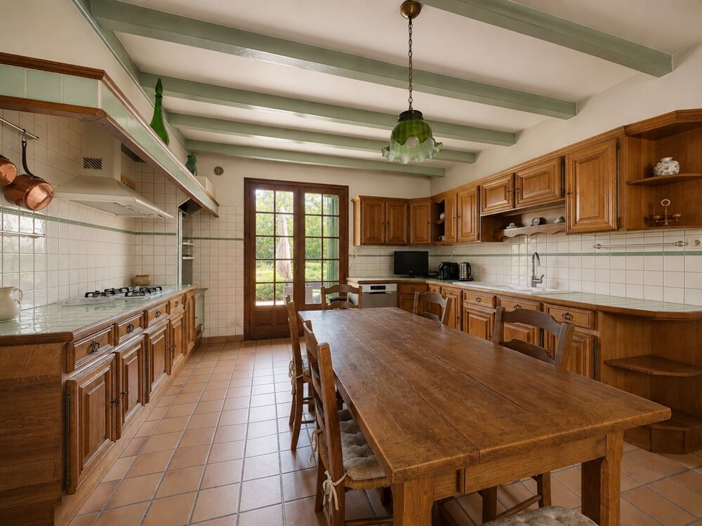 Vente Maison SAINT-PIERRE D'EYRAUD Maison à vendre 240 m2 - 8 pièces-6 chambres- 4 garages- 2 ateliers (24) Saint pierre d eyraud