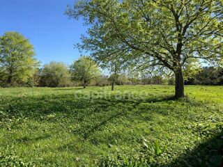  Remise / Grange � vendre 1 pi�ce 267 m� Chevanceaux