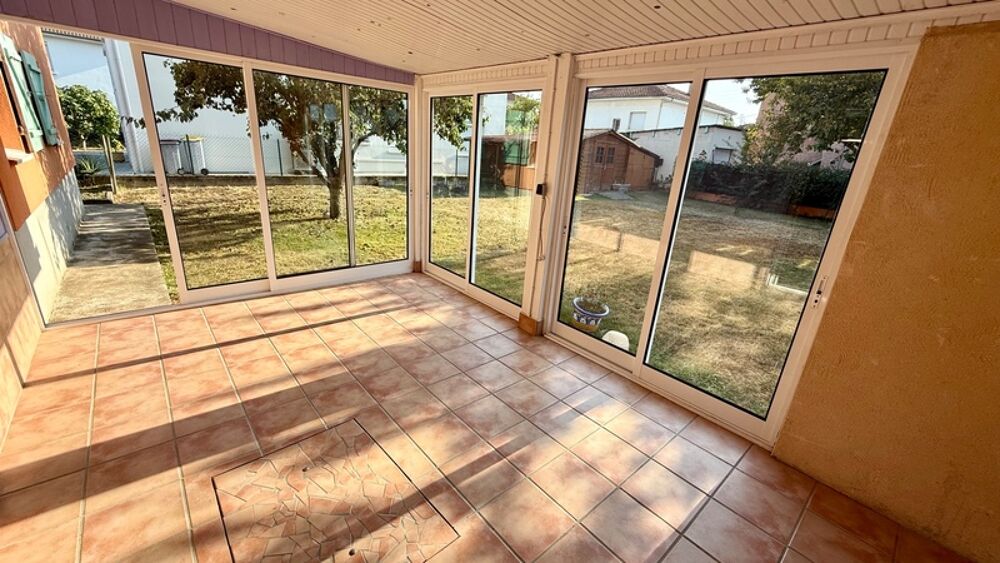 Tarbes .Maison six pièces sur deux niveaux divisible en deux appartements