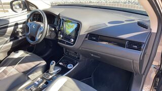 Outlander 2.4 MIVEC 224 Plug in Hybrid 4WD BVA Intense - Automatique E 2019 occasion 59000 Lille