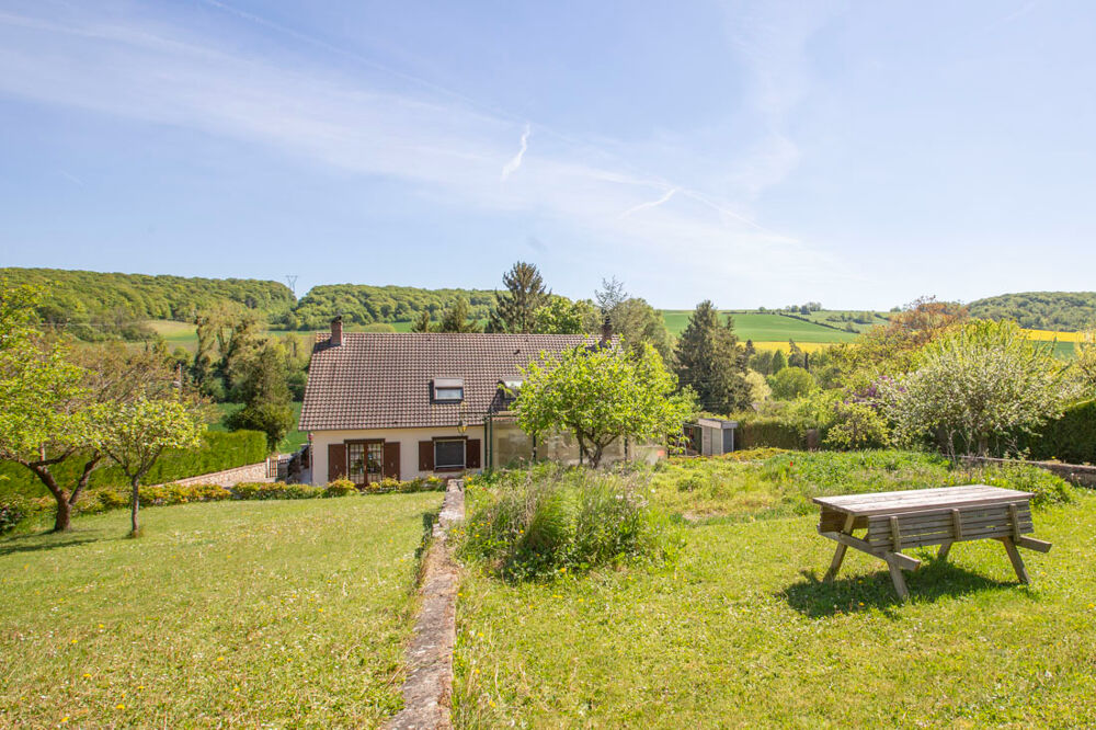 Maison de Maçon 122 m2 + Grand Sous sol ;sur un Terrain de 1,6 Hectare ? Les Andelys