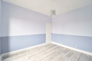  Appartement à louer 4 pièces 99 m²