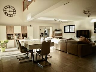  Maison  vendre 6 pices 200 m