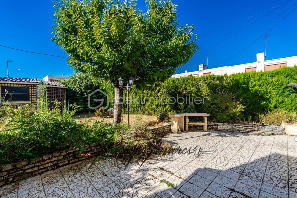DARVAULT  Maison familiale de 95 m² avec jardin, garage et 4 chambres