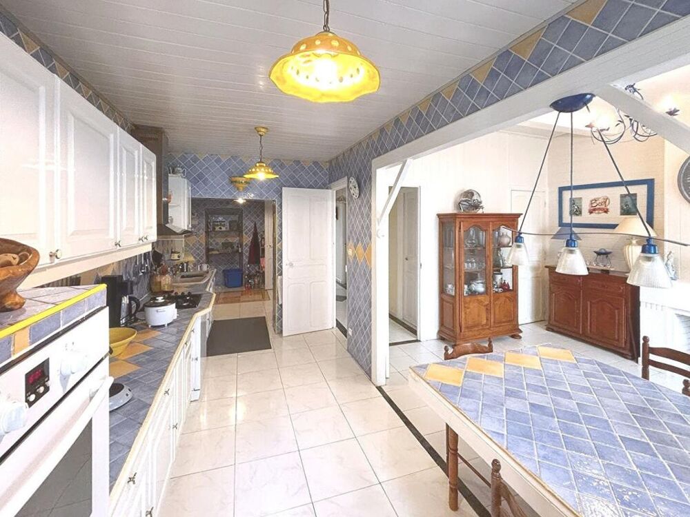 Maison Quarante 7 pièce(s) 280 m2