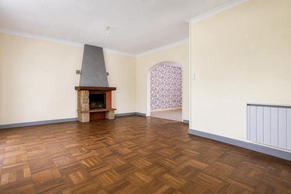 Maison 6 pièces avec grand garage - Louée