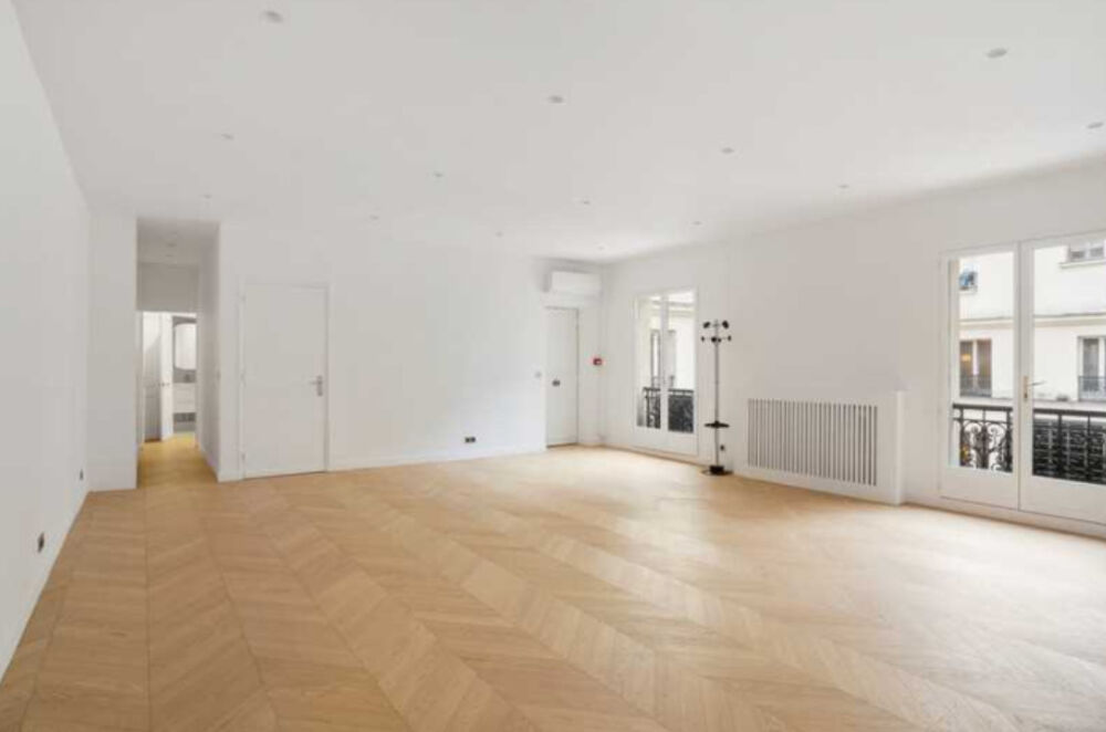   Bureaux de 80 m² à vendre sur l'avenue des Champs Élysées, Paris 8e 