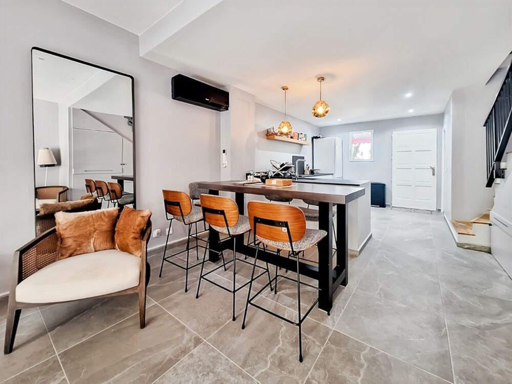 À VENDRE CONFORTABLE MAISON MITOYENNE 2 CHAMBRES SUR LE PARC DE LA BAIE ORIENTALE, SAINT-MARTIN (97150)