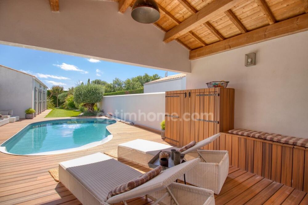 Vente Maison Villa de plain-pied, 174 m², 4 Chambres.Piscine chauffée, Le Château-d'Oléron (17) La gaconniere