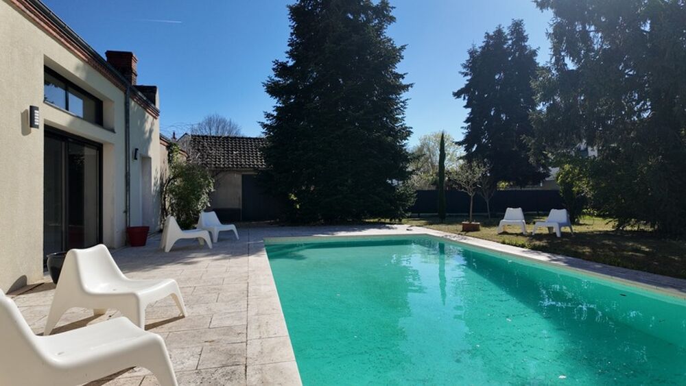 Maison de caractère avec jardin, piscine et patio au coeur d'Olivet