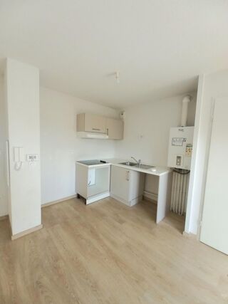  Appartement à louer 2 pièces 37 m²