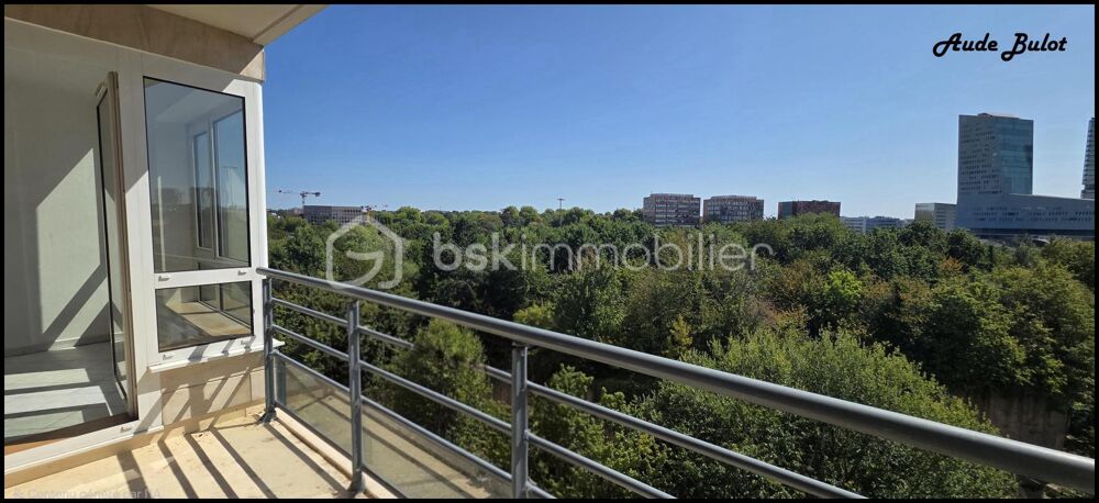 Lille  Quartier Euralille / Parc Matisse  Appartement T3 de 61 m² avec balcon, et vue dégagée