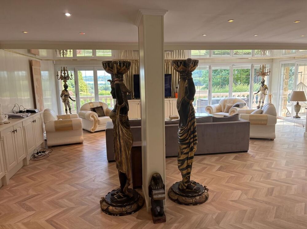 ARNIERES SUR ITON (27180) - Magnifique maison d'architecte d'environ 320 m² habitables - 5 chambres - 1 piscine couverte - 545 5