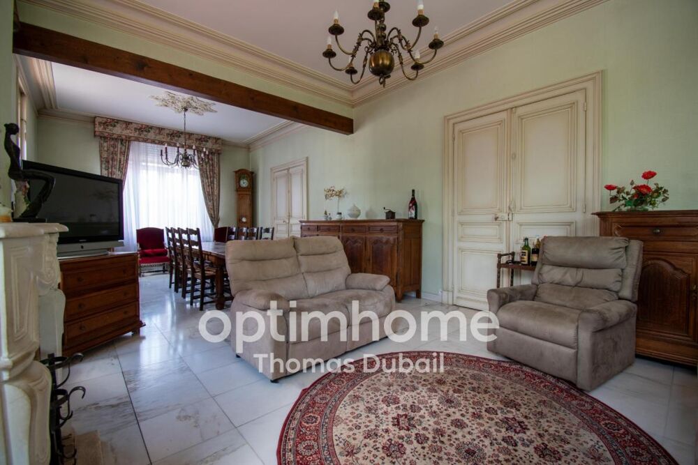 Maison de maître de 255 m² avec jardin