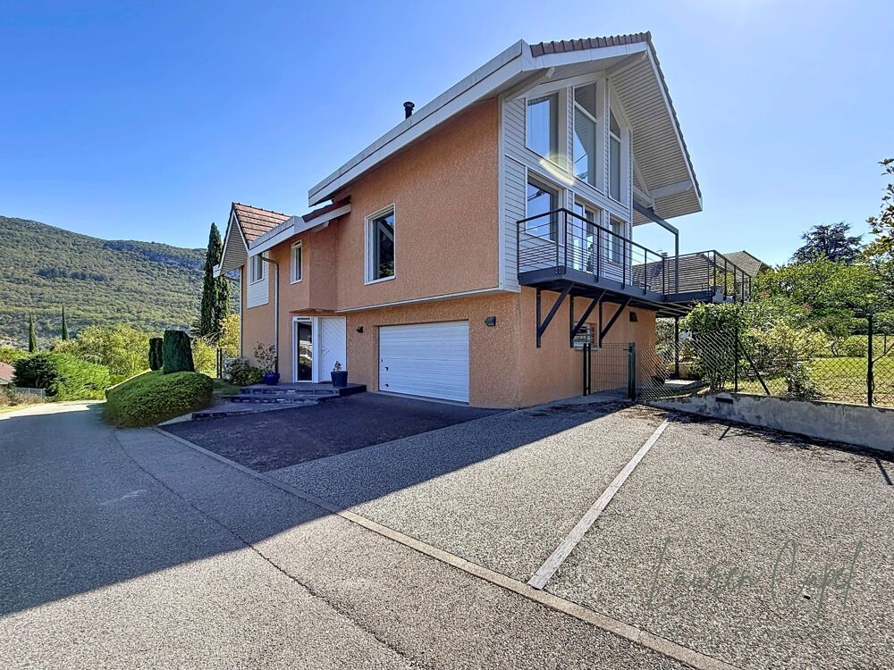 Maison de caractère à Brison-Saint-Innocent  4 chambres, vue lac et montagnes, beaux volumes