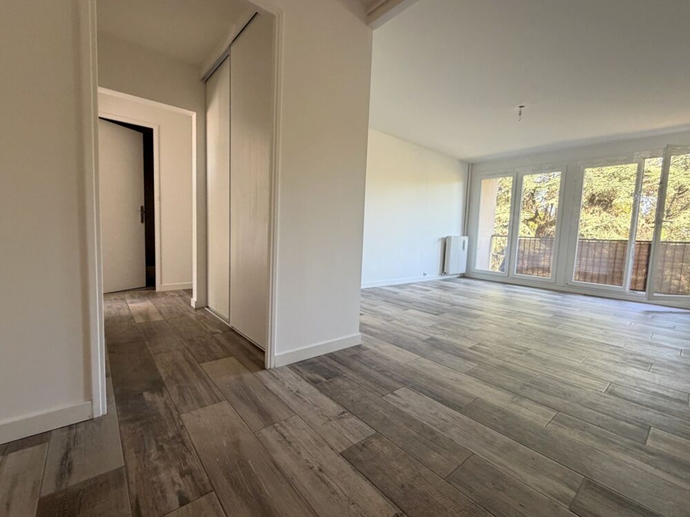 Vente Appartement Appartement en excellent état à vendre 3/4 pièces MEYZIEU (69), au calme, avec vue dégagée sur la nature, proche de tout Meyzieu