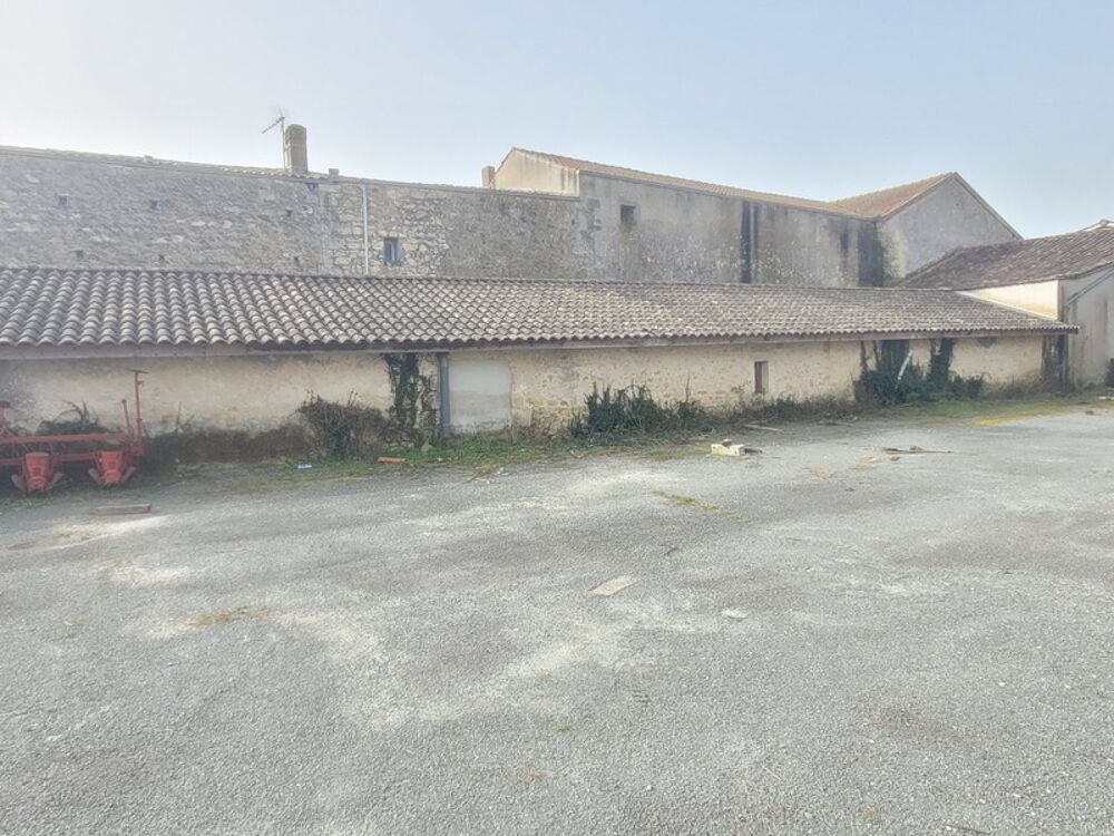 Vente Immeuble batiment en pierre à vendre et à rénover sur  CISSAC MEDOC (33) Cissac medoc