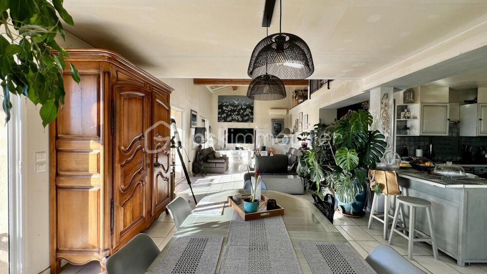 Vente Villa COUP DE CŒUR pour une villa individuelle à Vence Sud. Vue mer. Terrain piscinable Vence