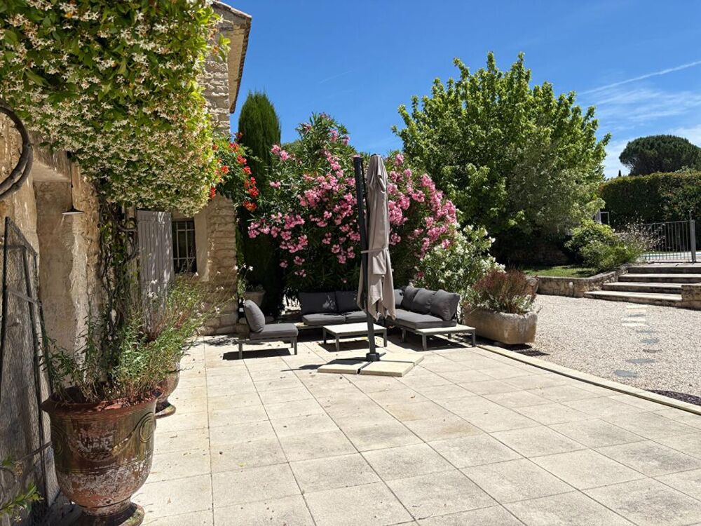 à vendre  Propriété/château Pernes-les-Fontaines (84210)