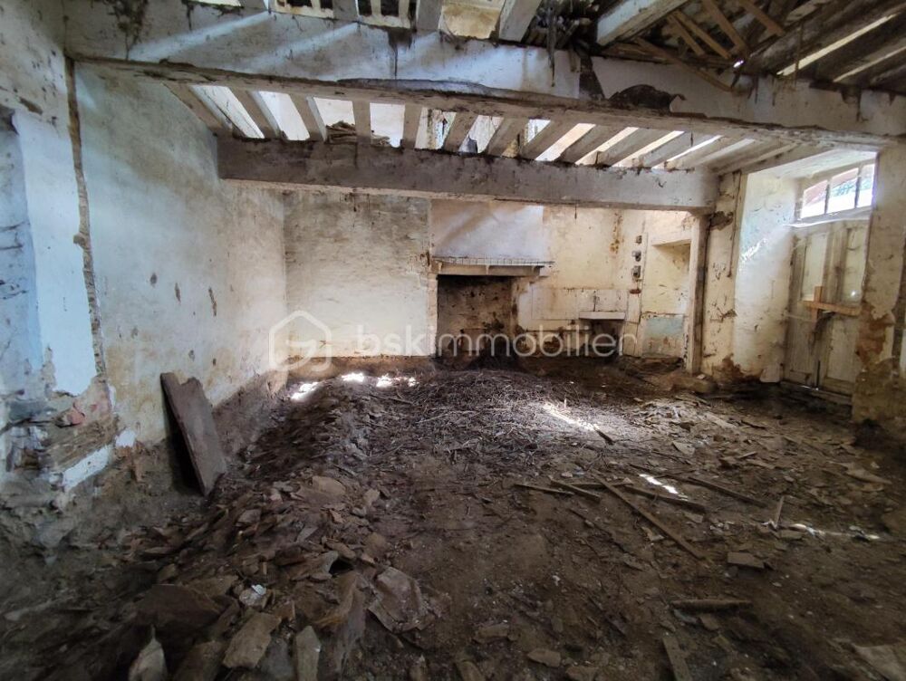 Propriété de 215 m2 à rénover située dans la charmante commune de Senonnes