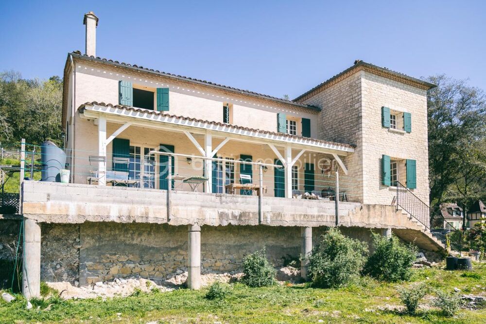 Propriété de caractère avec vue panoramique sur la vallée de la Dordogne  252 m², 5 suites, 1,78 ha