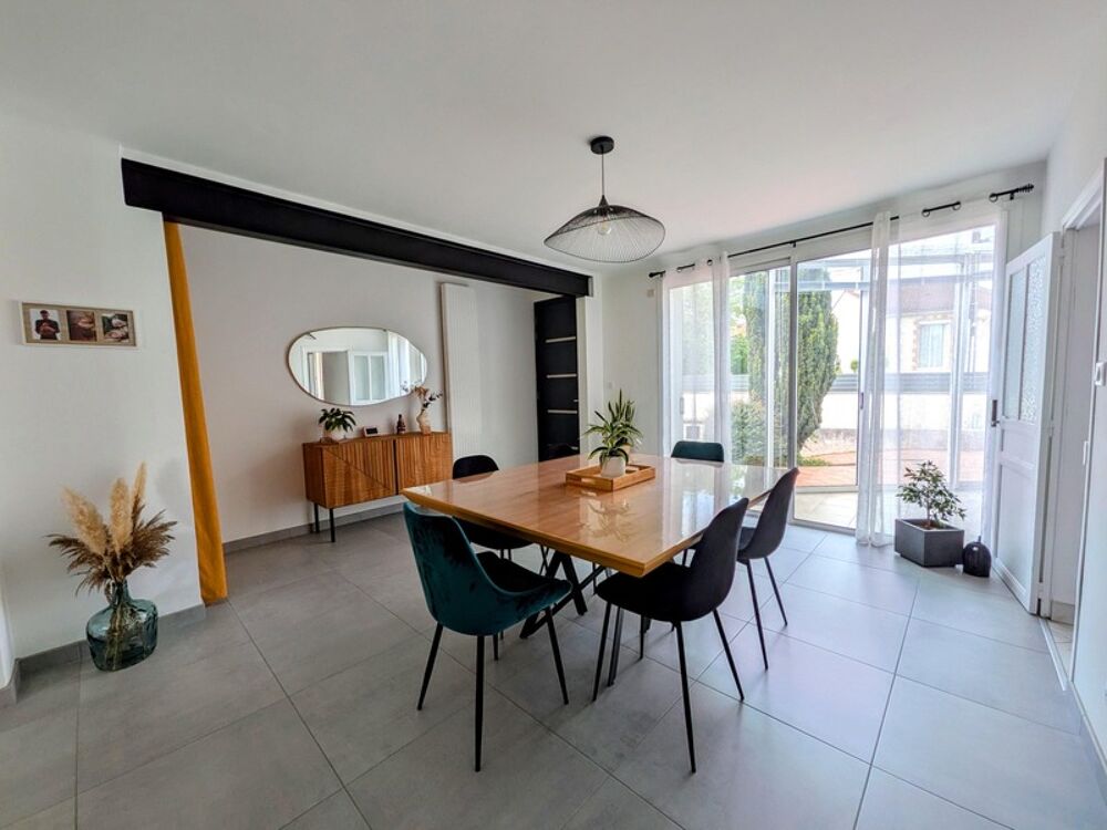 Maison à vendre 144m² - SAINT PIERRE DES ECHAUBROGNES (79)